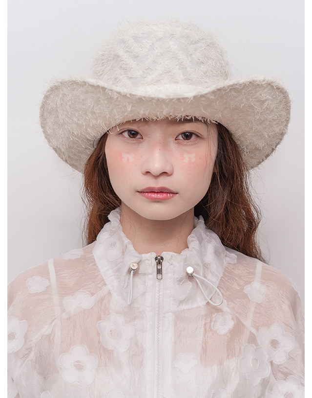 포에지담 BOHO FRINGE FEDORA IN CREAM 착용컷