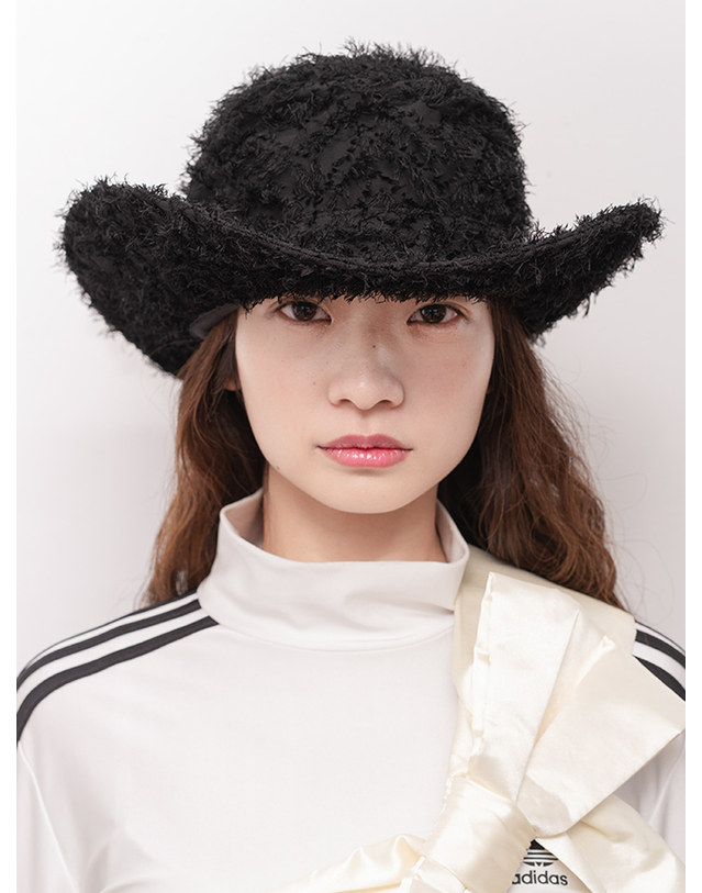포에지담 BOHO FRINGE FEDORA IN BLACK 착용컷