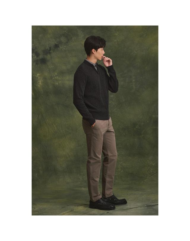 브렌우드 B브러쉬 변형 몰스킨 솔리드 팬츠 BRPAW26611BEX 착용컷