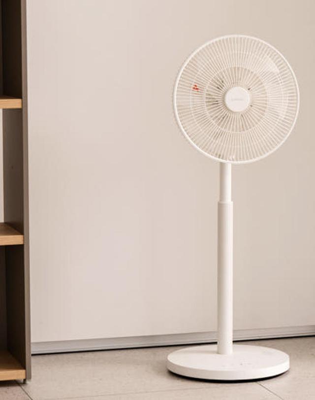 자일렉 [자일렉] BLDC 저소음 무풍 무선 선풍기 ZL-235B 착용컷