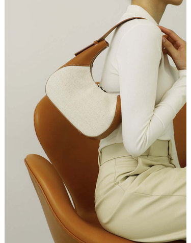 UNE Shoulder Bag 윈느 숄더백 [CAMEL]
