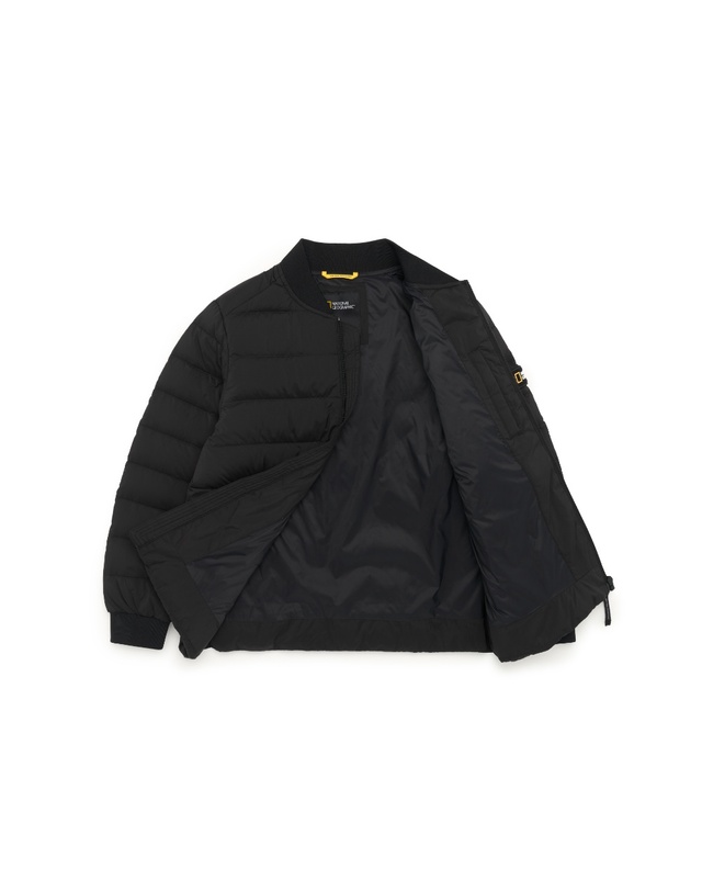 내셔널지오그래픽 키즈 내셔널지오그래픽키즈 내셔널지오그래픽 K224UDW910 키즈 야구넥 경량 다운 점퍼 CARBON BLACK 착용컷