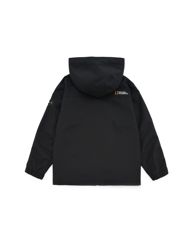 내셔널지오그래픽 키즈 내셔널지오그래픽키즈 내셔널지오그래픽 K223UJP930 타슬란 배색 바람막이 점퍼 CARBON BLACK 착용컷