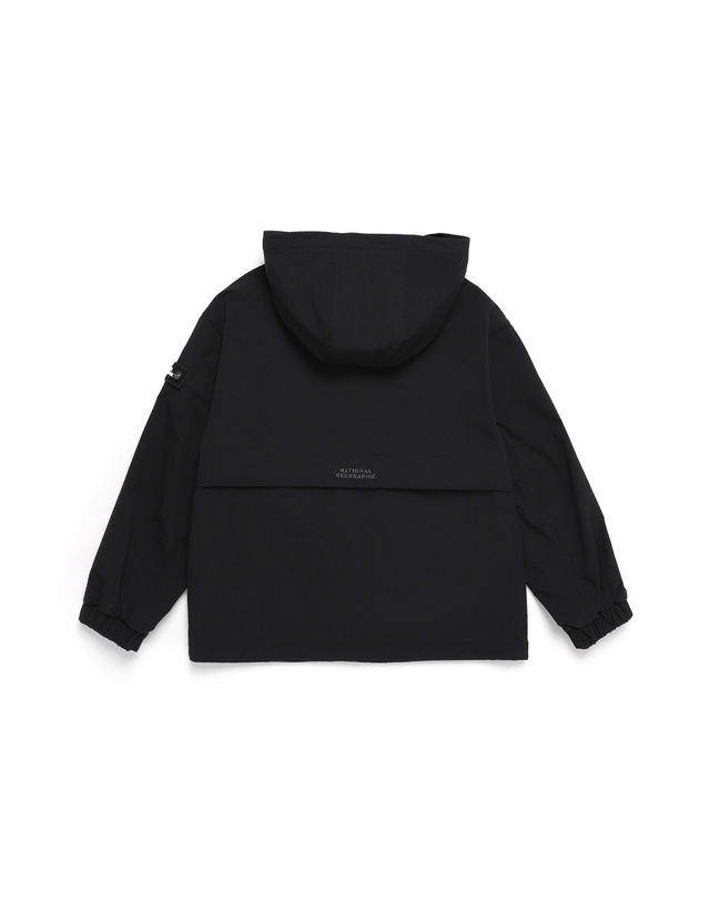 내셔널지오그래픽 키즈 내셔널지오그래픽키즈 K243UJP940 판테라 우븐 트레이닝 점퍼 CARBONBLACK 착용컷