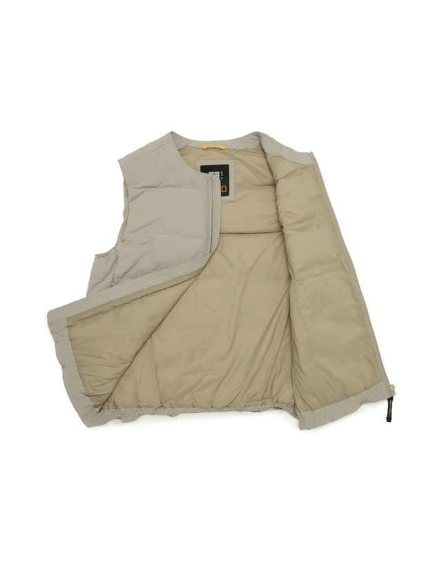 내셔널지오그래픽 키즈 내셔널지오그래픽키즈 K244UDV920 헤론 경량 구스 다운 베스트 BEIGE 착용컷