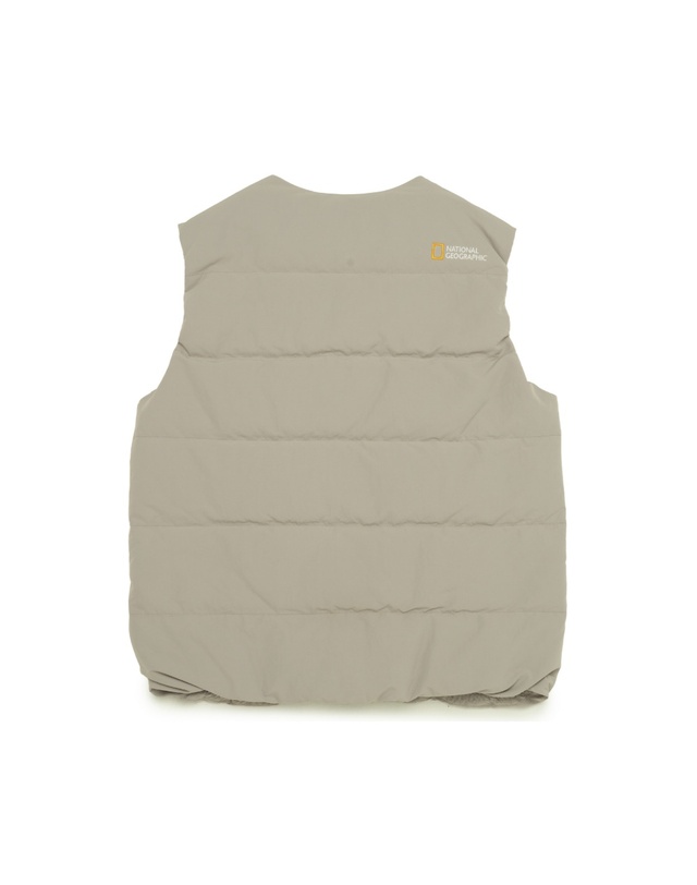 내셔널지오그래픽 키즈 내셔널지오그래픽키즈 K244UDV920 헤론 경량 구스 다운 베스트 BEIGE 착용컷
