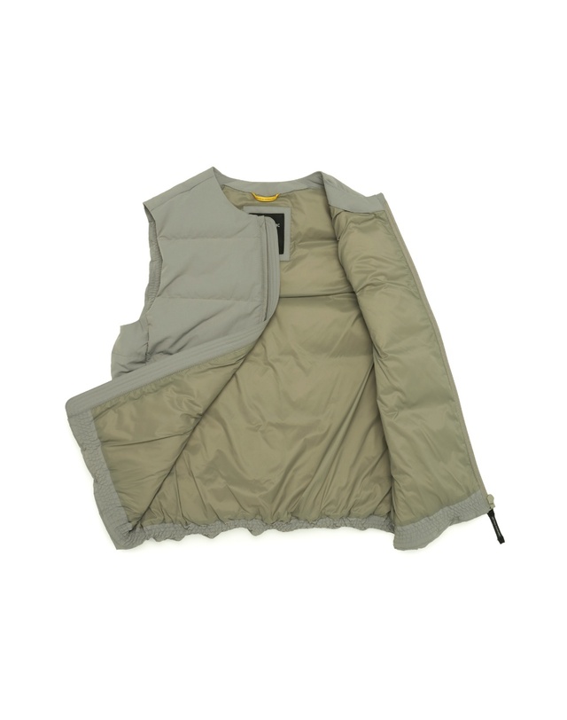 내셔널지오그래픽 키즈 내셔널지오그래픽키즈 K244UDV920 헤론 경량 구스 다운 베스트 LICHENKHAKI 착용컷