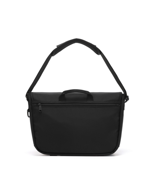 내셔널지오그래픽 키즈 내셔널지오그래픽키즈 K255KCR550 베이직 메신저백 BLACK 착용컷