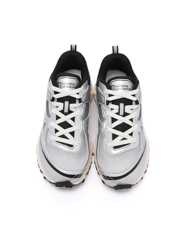 내셔널지오그래픽 키즈 내셔널지오그래픽키즈 K255KSN311 컨투어 큐브 키즈 SILVER 착용컷