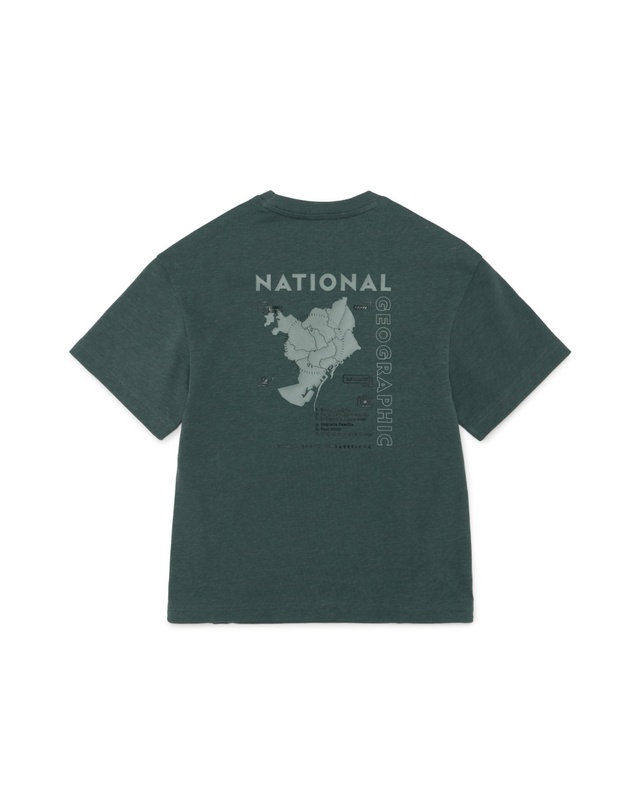 내셔널지오그래픽 키즈 내셔널지오그래픽키즈 K252UTS840 어드벤처 피그먼트 반팔티 DGREEN 착용컷