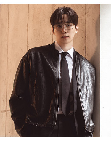 [리버클래시][26FW][이준호 PICK] LMF32806 블랙 인조가죽 텍스쳐 믹스 리버시블 자켓