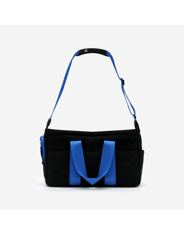키니키니 SIGNATURE SLING BAG-BLACK(슬링백) 착용컷