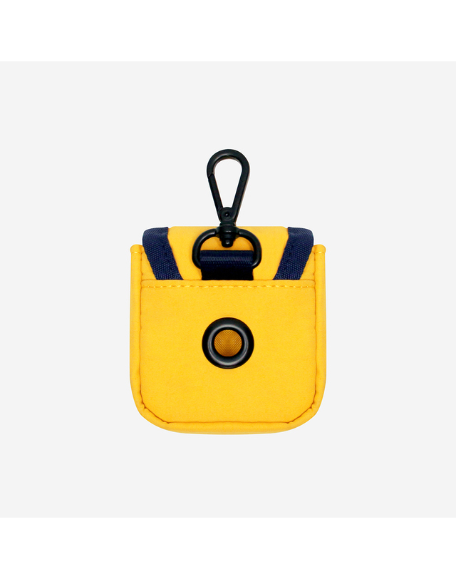 키니키니 SIGNATURE LOGO SUPPLEX POOP BAG-YELLOW(풉백) 착용컷