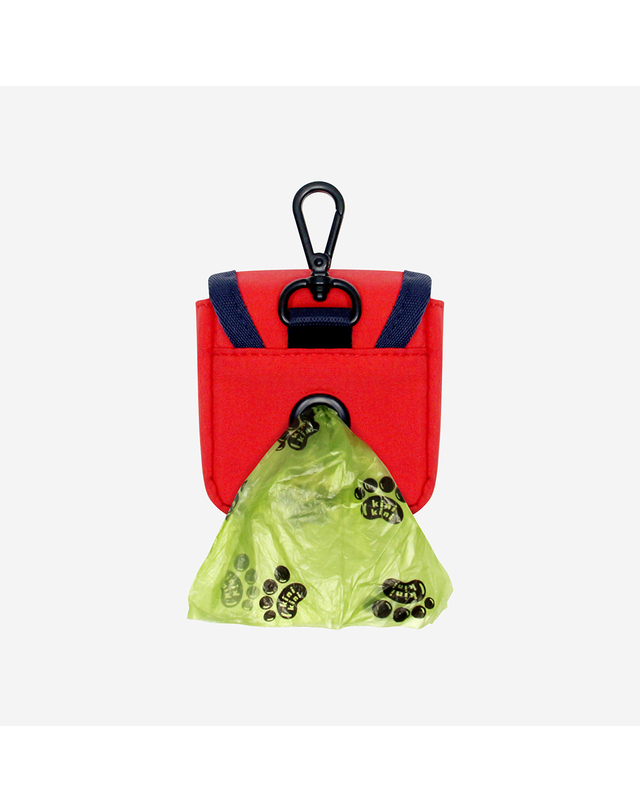 키니키니 SIGNATURE LOGO SUPPLEX POOP BAG-RED(풉백) 착용컷