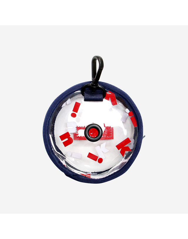 키니키니 SIGNATURE LOGO PVC POOP BAG(풉백) 착용컷