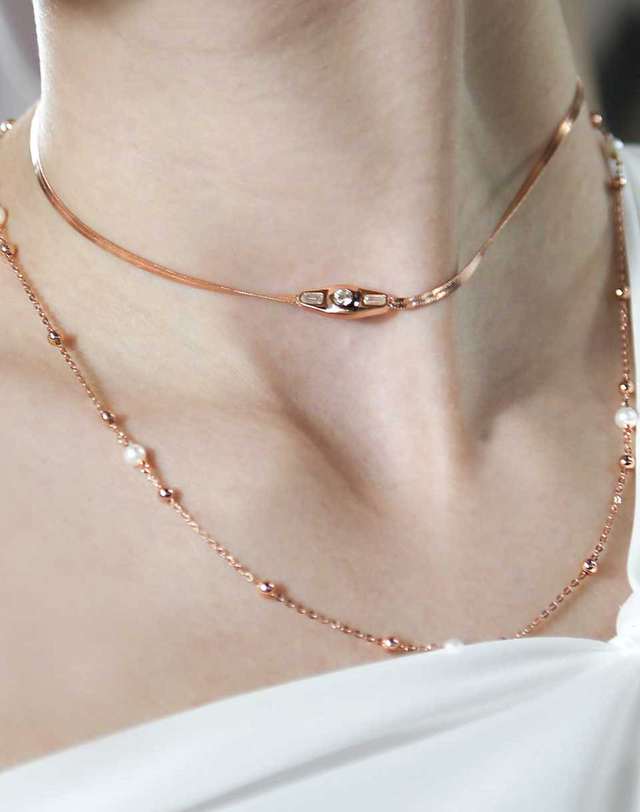 디파르베 925 silver + rose gold 천연 진주 볼 체인 목걸이 착용컷