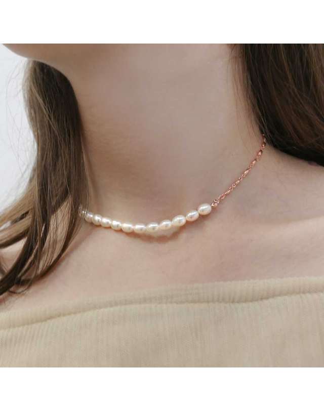 디파르베 925 silver + rose gold 화이트 천연진주 심볼체인 목걸이 착용컷