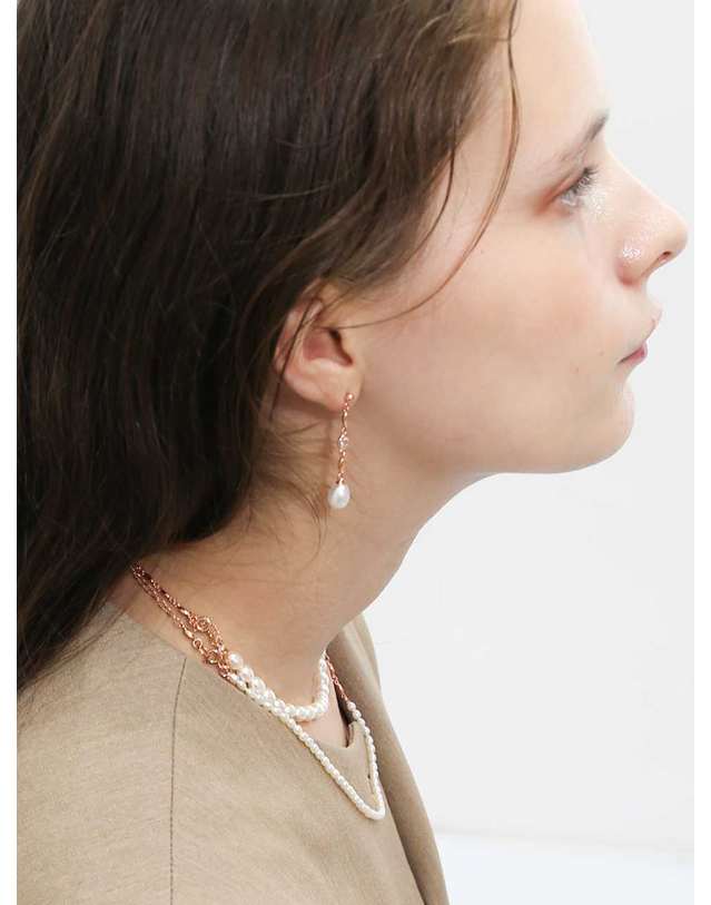 디파르베 925 silver + rose gold 화이트 천연진주 스몰 심볼체인 목걸이 착용컷