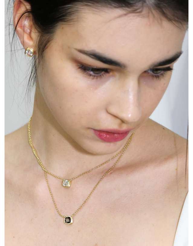 디파르베 925 silver + 18k gold 천연 그린수정 새틴 라인 목걸이 착용컷