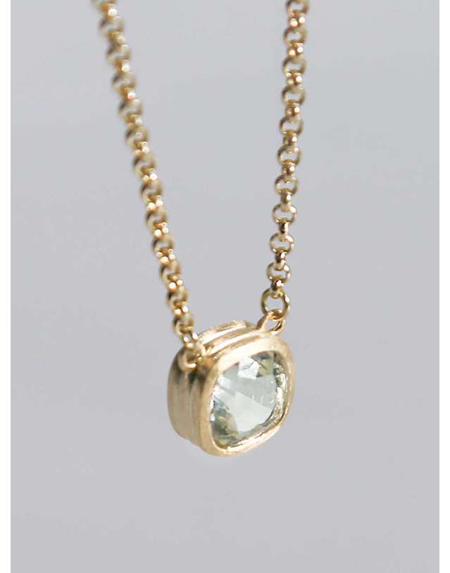 디파르베 925 silver + 18k gold 천연 그린수정 새틴 라인 목걸이 착용컷