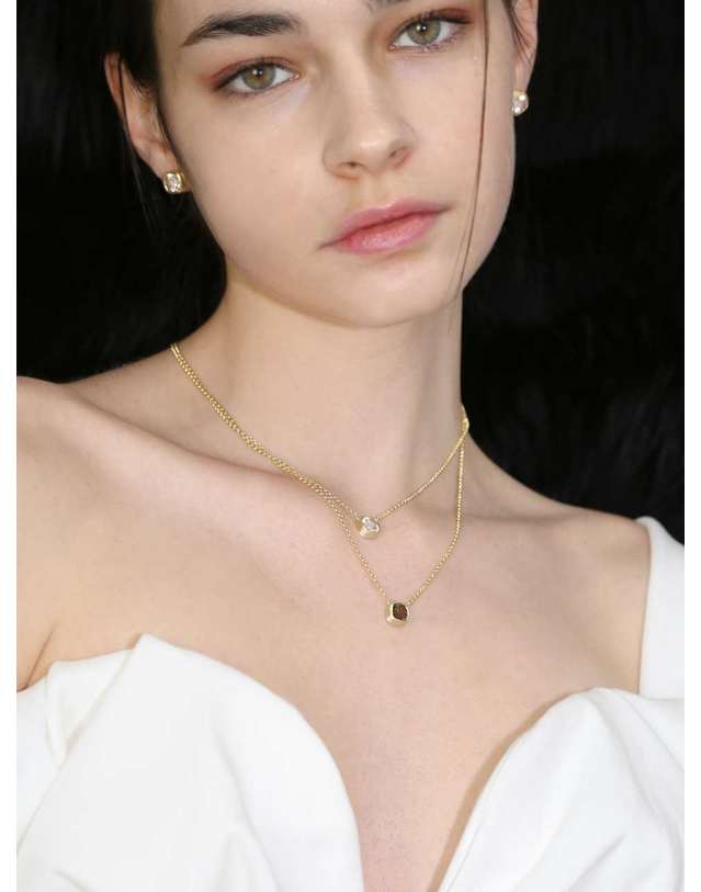 디파르베 925 silver + 18k gold 천연 스모키쿼츠 새틴 라인 목걸이 착용컷