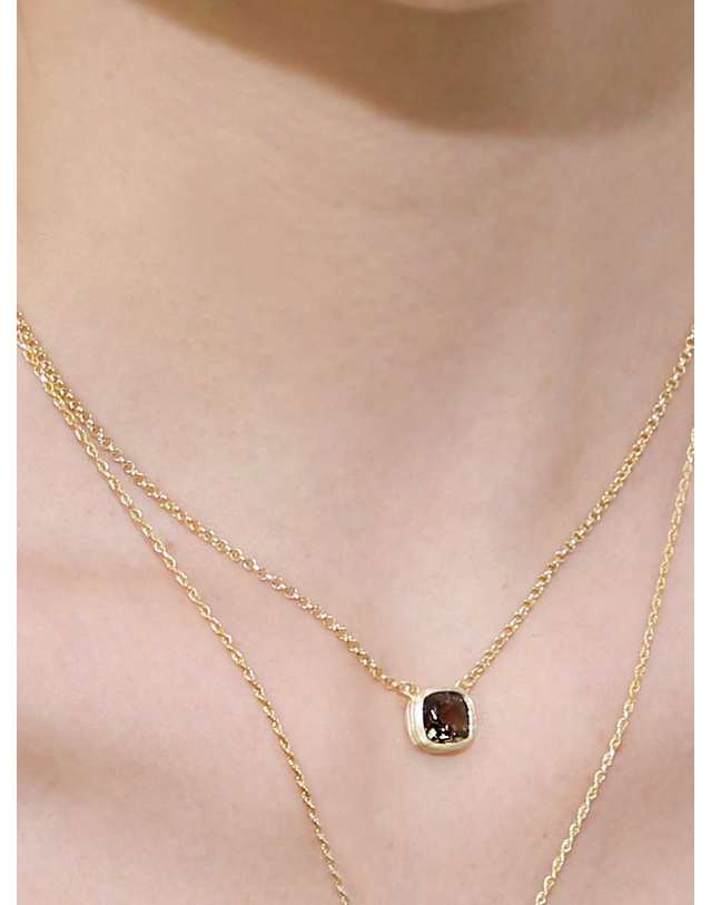 디파르베 925 silver + 18k gold 천연 스모키쿼츠 새틴 라인 목걸이 착용컷