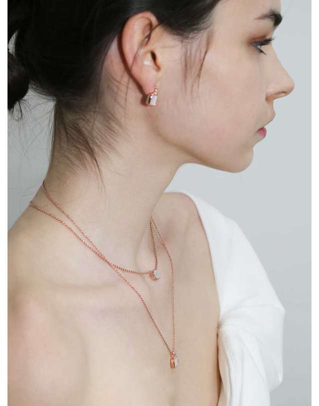 디파르베 925 silver + rose gold 천연 자개 새틴 로프체인 목걸이 착용컷
