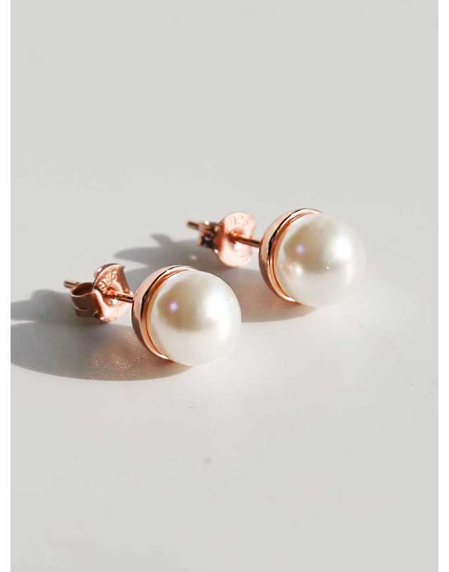 디파르베 925 silver + rose gold 핵진주 캡 스터드 실버 귀걸이 착용컷
