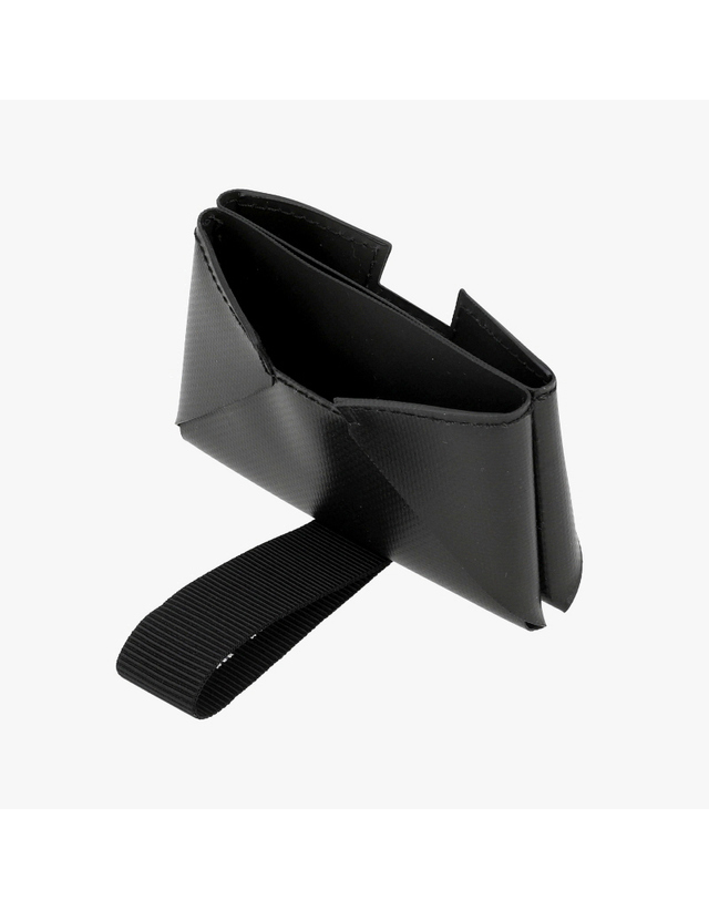마르니 마르니 PFMI0008U9 P5769 00N99 오리가미 PVC 밴딩 카드지갑 착용컷