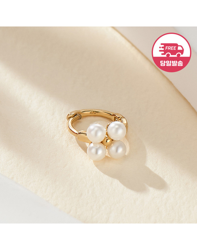 비앤비골드 [비앤비골드] 당일발송 14K 클로버 진주 플라워 원터치 링 피어싱 한쪽 JAE40798 착용컷