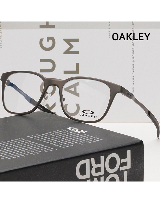 오클리 오클리 안경테 OX3241 0349 베이스 플레인 R 착용컷