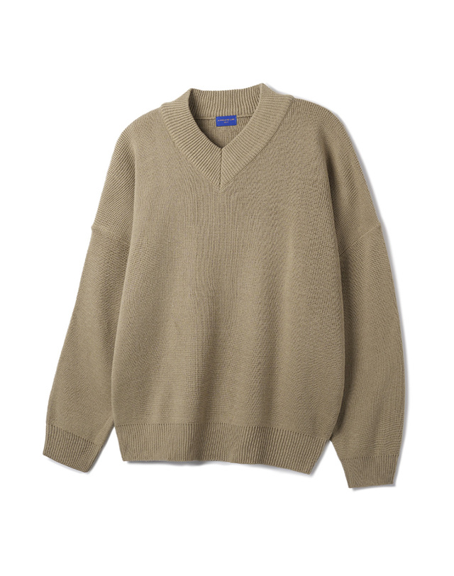 앨빈클로 [DE LUXE] 앨빈클로 더블넥 브이넥 니트 DLX1511 (4 COLOR) 착용컷