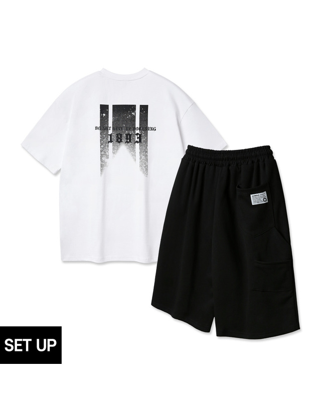 앨빈클로 [SET] 앨빈클로 체이서 오버핏 반팔티 카펜터 버뮤다 밴딩 팬츠 셋업 착용컷