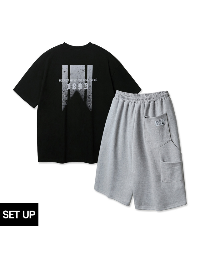 앨빈클로 [SET] 앨빈클로 체이서 오버핏 반팔티 카펜터 버뮤다 밴딩 팬츠 셋업 착용컷