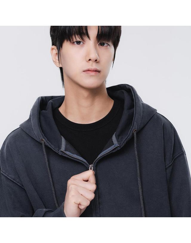 앨빈클로 앨빈클로 피그먼트 크롭 후드집업 DLX2973 (3 COLOR) 착용컷