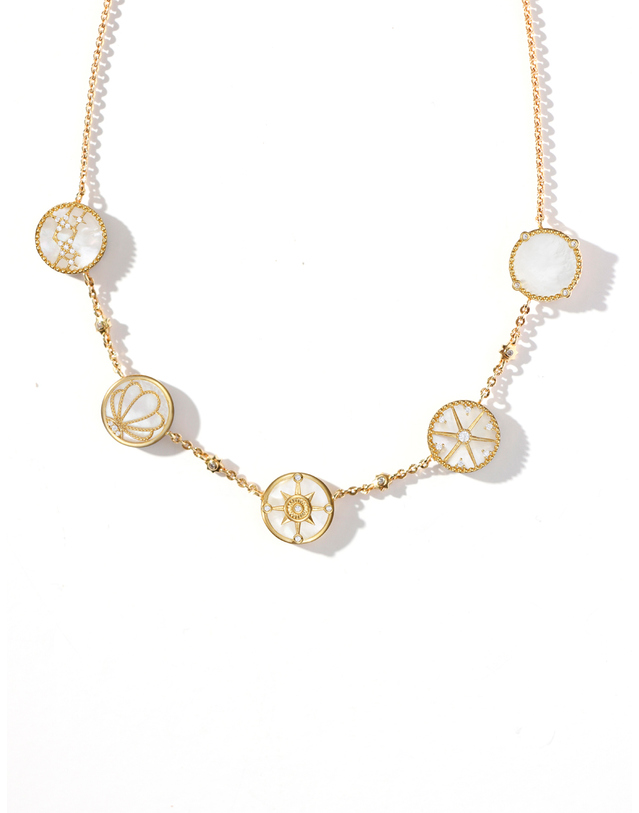 브릴러리 Solar Necklace 착용컷