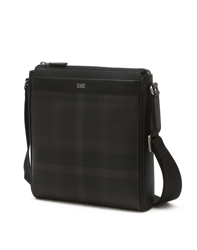 닥스 액세서리 [크로스백][HERITAGE TARTAN]다크브라운 타탄체크 크로스백 진한 브라운 착용컷
