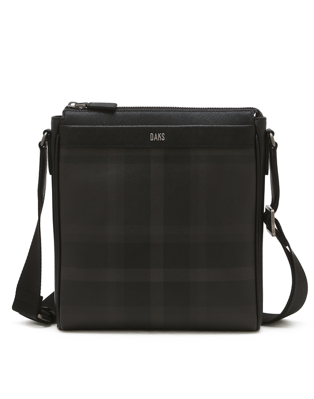 닥스 액세서리 [크로스백][HERITAGE TARTAN]다크브라운 타탄체크 크로스백 진한 브라운 착용컷