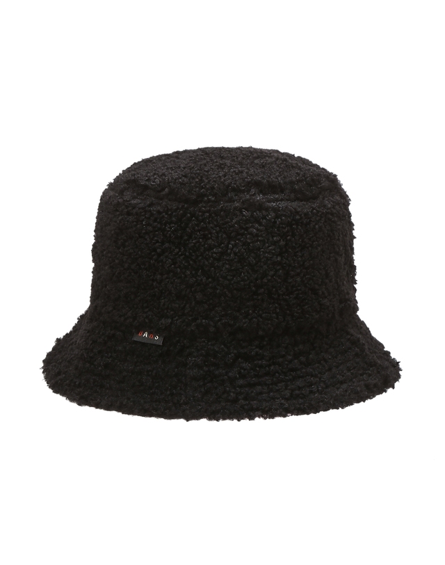닥스 액세서리 [DAKS HAT]블랙 곰돌이자수 부클 양면 남녀공용 버킷햇 착용컷