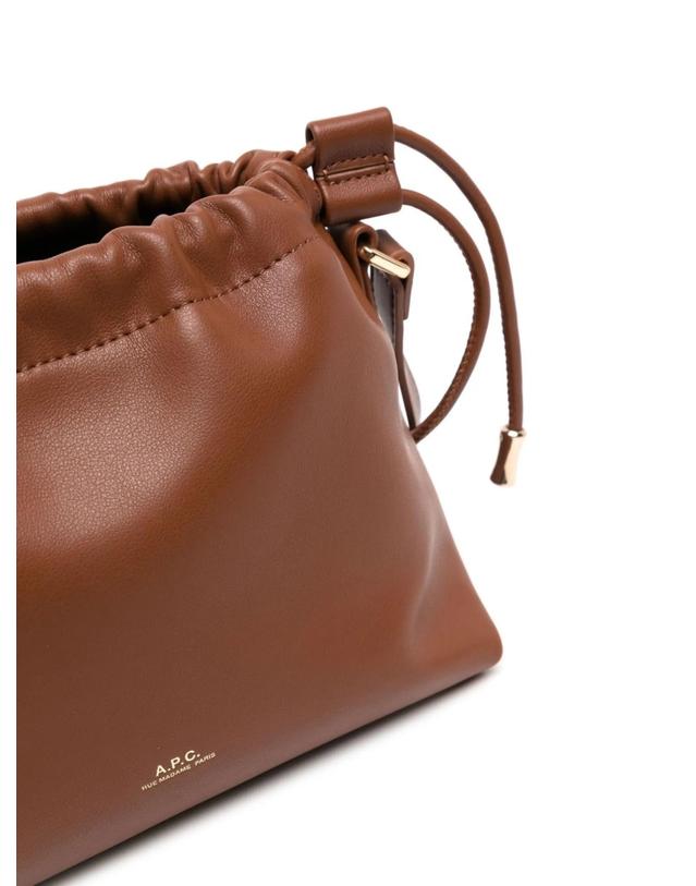 아페쎄 [해외직구] 26FW A P C 스몰 크로스바디 백 In Hazelnut Eco 레더 PUAATF61582CAD TP572870427 착용컷