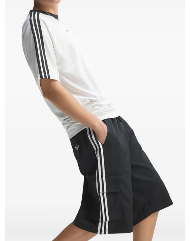 아디다스 [해외직구] 26 FW 아디다스 X 윌리 차바리아 사이드 스트라이프 카고 쇼츠 KS9929 TP455889403 착용컷