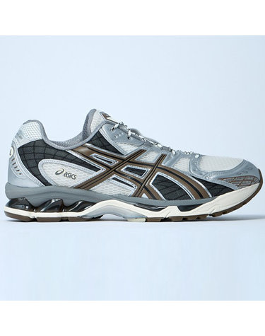 [해외직구] 26 FW 아식스 젤님버스 Gel Nimbus 10 1 로고 디테일 스니커즈 크림실버 1203A543 107