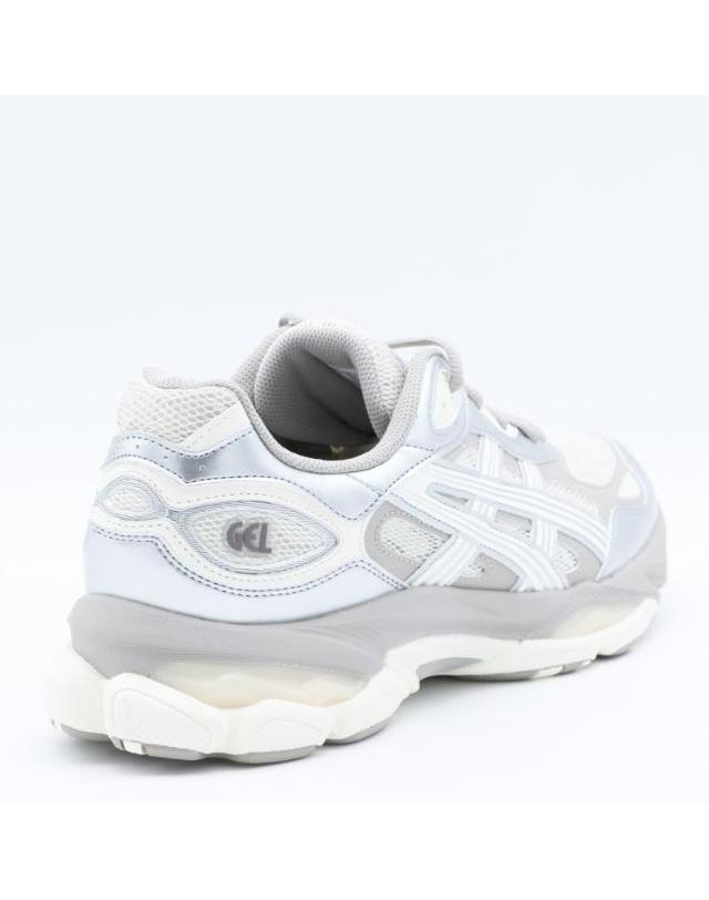 아식스 [해외직구] 26FW 아식스 GEL NYC 2 0 레더 앤 메쉬 트레이너 with 메탈릭 s 앤 cushioned sole 1203B225020 TP580123304 착용컷