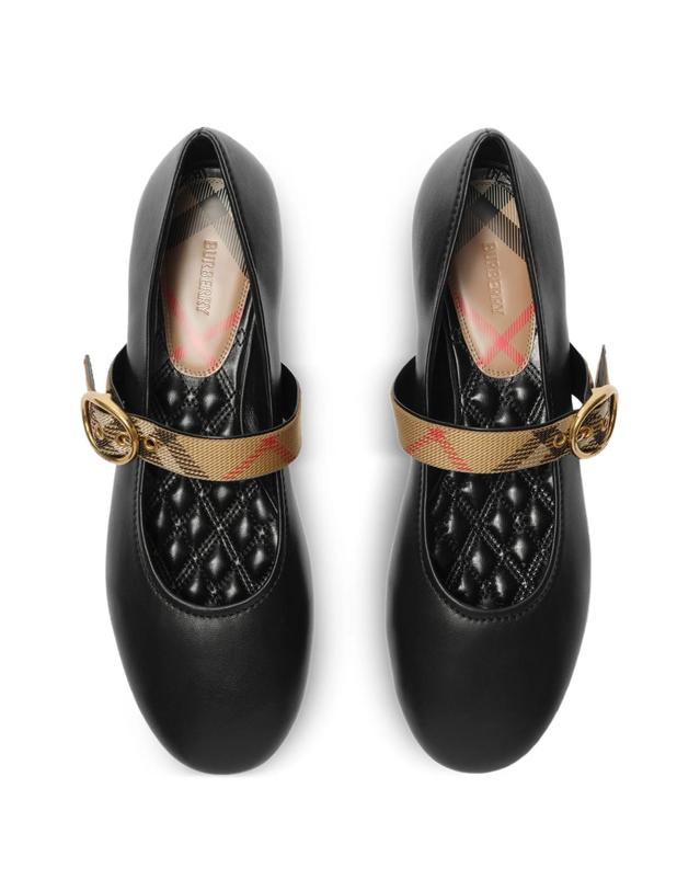 버버리 [해외직구] 버버리 Check strap leather Robin ballerinas 11990035431688 TP725305765 착용컷