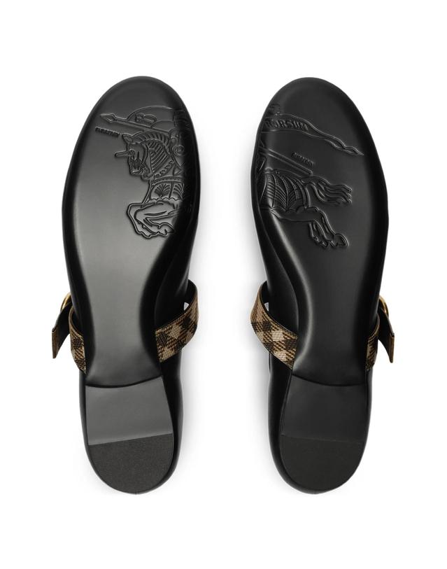 버버리 [해외직구] 버버리 Check strap leather Robin ballerinas 11990035431688 TP725305765 착용컷