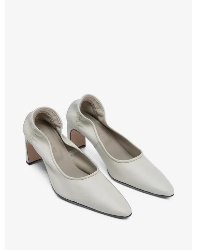 바이파 [해외직구] 26 FW BY FAR Carre 89 leather pumps MWFHC068LL001W TP460045812 착용컷
