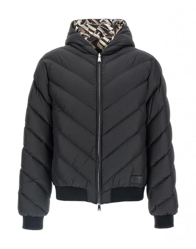 펜디 [해외직구] 26SS Fendi 리버시블 푸퍼 자켓 with 후드 앤 로고 패치 on 프론트 in 블랙 테크 패브릭 for 맨 FAA969AVIFF0GME TP580090187 착용컷
