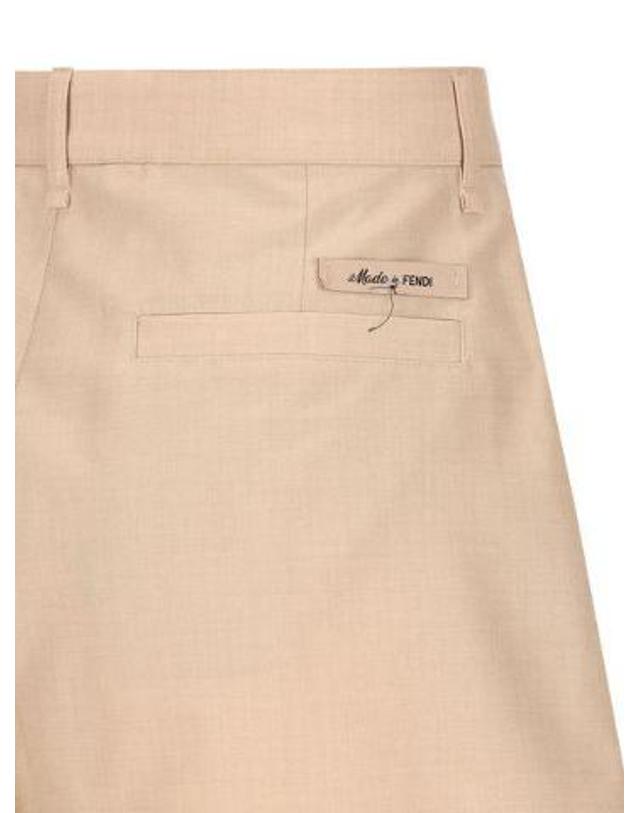펜디 [해외직구] 26SS Fendi 베이지 테일러드 숏츠 featuring side 앤 back 포켓, with 집 앤 button 클로저 FB0978AR8TF1MTE TP580124717 착용컷