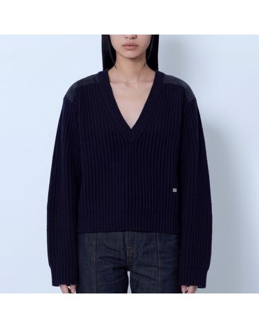 [해외직구] 26 FW 가니 로고 하드웨어 딥 브이넥 리브 스웨터 A1150044 683