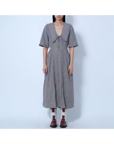 [해외직구] 26 FW 가니 러플 칼라 체크 컷아웃 미디 드레스 A1030584 979